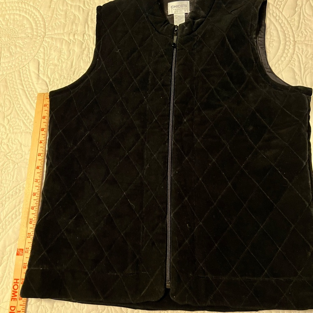 CHICO’S SIZE 0 QUILTED BLACK VEST